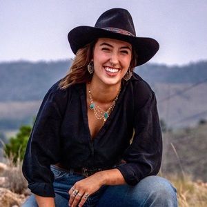 Meet your Posher, Karina